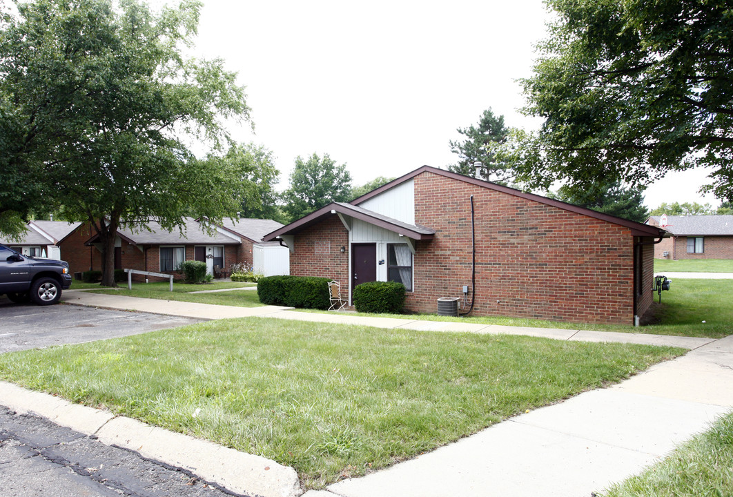 Salem Acres in Salem, OH - Building Photo