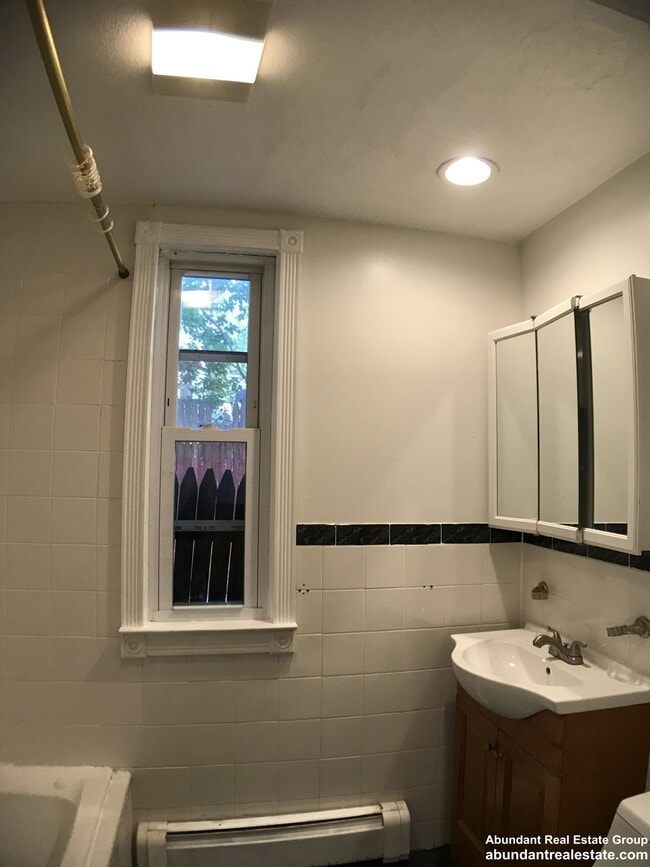 79 Partridge Ave, Unit 1 in Somerville, MA - Foto de edificio - Building Photo