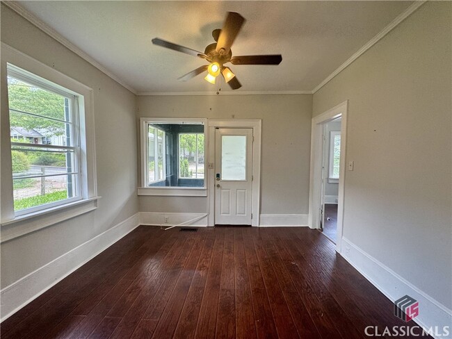 1376 W Hancock Ave in Athens, GA - Building Photo - Building Photo