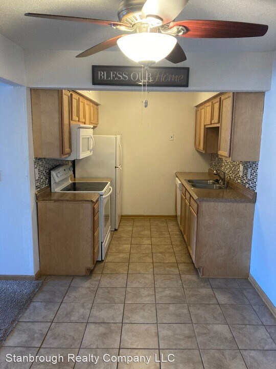 9527 University Ave Photo