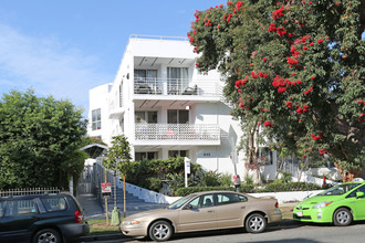 842 11th St in Santa Monica, CA - Building Photo - Primary Photo