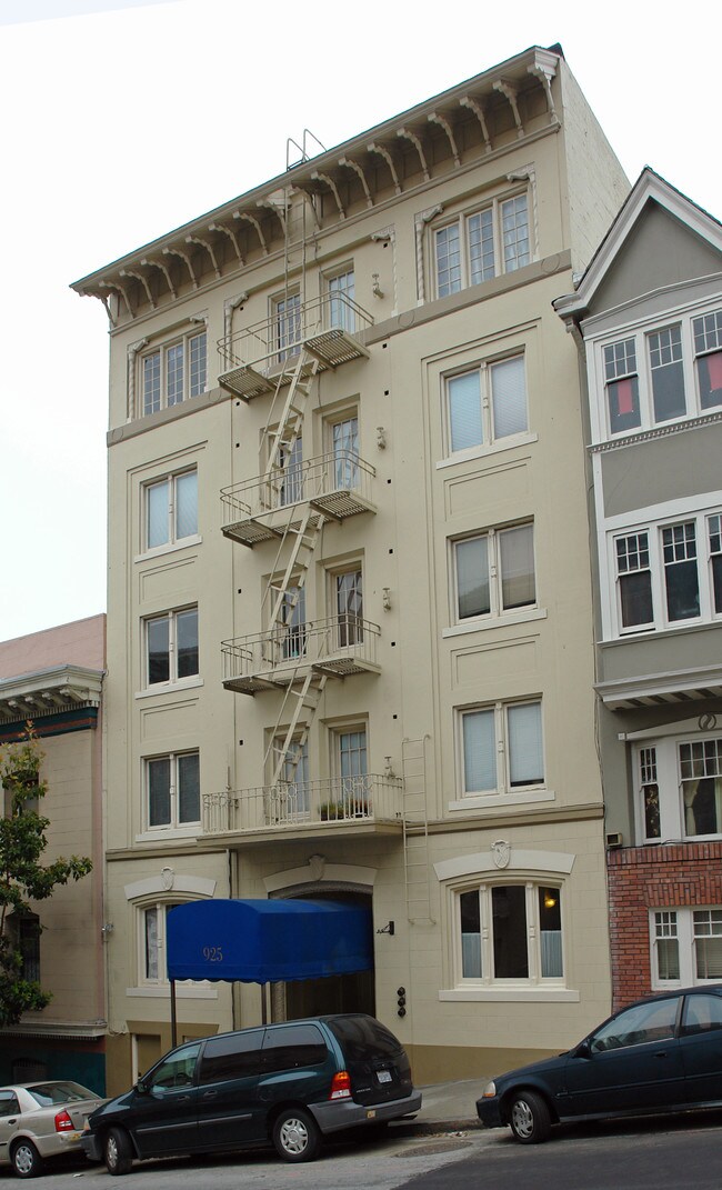 925 Jones Apartments in San Francisco, CA - Foto de edificio - Building Photo