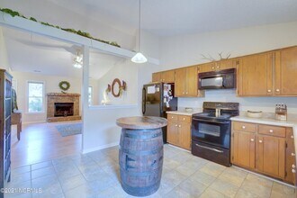 107 Corey Cir in Jacksonville, NC - Building Photo - Building Photo