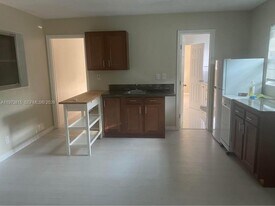 4991 SW 27th Ave in Fort Lauderdale, FL - Building Photo