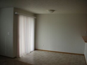 802-804 NE Larch Ave in Redmond, OR - Building Photo - Building Photo