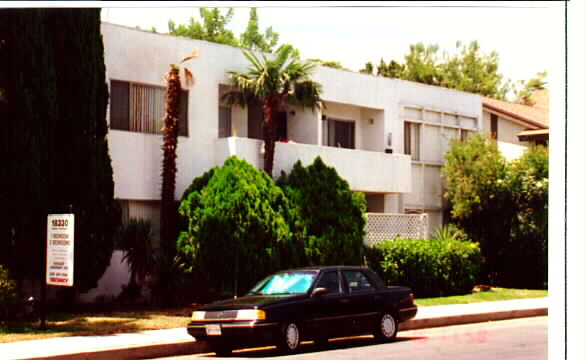 18330 Napa St in Northridge, CA - Building Photo