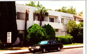 18330 Napa St in Northridge, CA - Building Photo - Building Photo