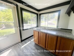 2349 Bellfield Ave in Akron, OH - Building Photo - Building Photo