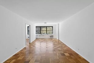 205 West End Ave in New York, NY - Building Photo