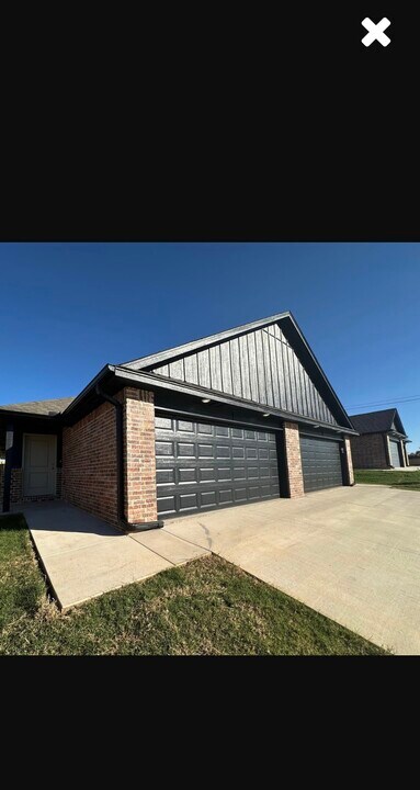 11518 University Dr in Edmond, OK - Building Photo