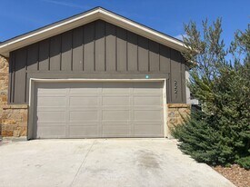 2221 Avery Village in New Braunfels, TX - Building Photo