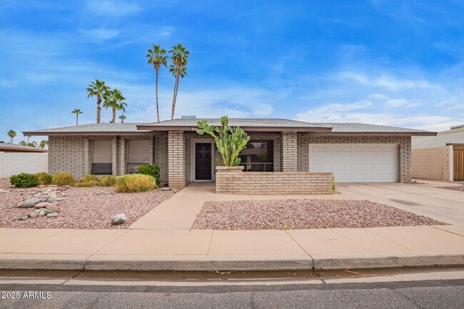 property at 1840 W Navarro Ave