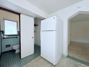 43 E 16th St in Riviera Beach, FL - Building Photo - Building Photo