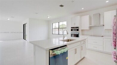 20930 SW 96th Ave in Cutler Bay, FL - Building Photo - Building Photo