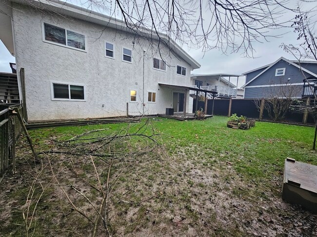 46084 Clare Ave in Chilliwack, BC - Building Photo - Building Photo