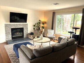 3190 Stuart Way in Napa, CA - Building Photo - Building Photo