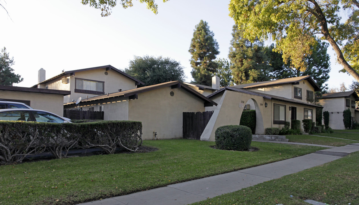 325-331 Stillman Ave in Upland, CA - Building Photo