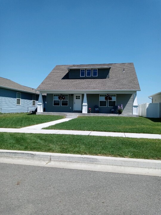 8912 N Spokane St in Post Falls, ID - Building Photo