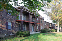 The Paddock Apartments in Lexington, KY - Building Photo - Building Photo