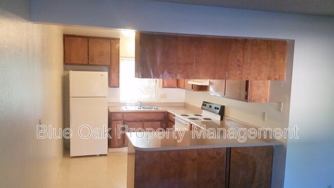 985 Salem St in Chico, CA - Building Photo - Building Photo