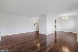 3515 Washington Blvd, Unit 414 in Arlington, VA - Building Photo - Building Photo