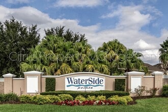 401 Blue Cypress Dr in Groveland, FL - Foto de edificio - Building Photo