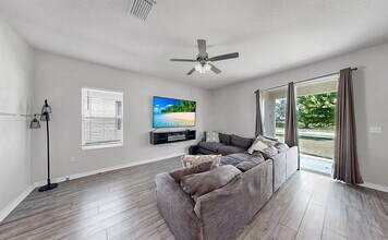 5453 Fez Ct in Brooksville, FL - Building Photo - Building Photo