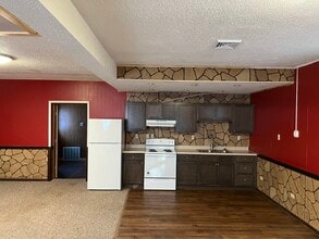 52 May Ave, Unit B in Millfield, OH - Building Photo - Building Photo