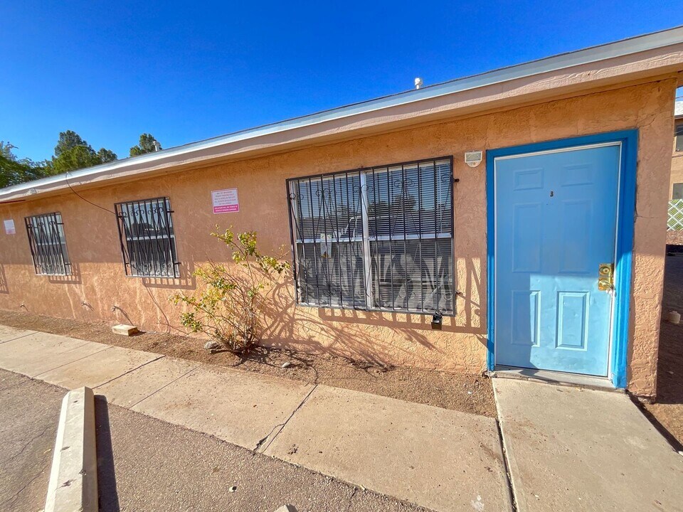 905 Branson Ave-Unit -UNIT B in Las Cruces, NM - Building Photo