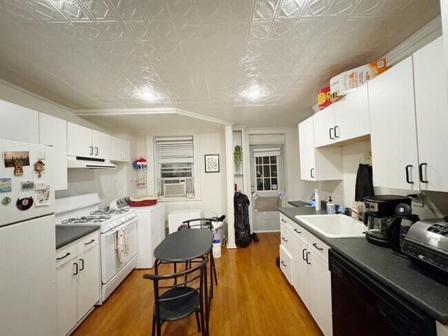 107 Sussex St in Jersey City, NJ - Building Photo - Building Photo