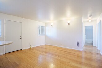 1930 Channing Way in Berkeley, CA - Building Photo - Interior Photo