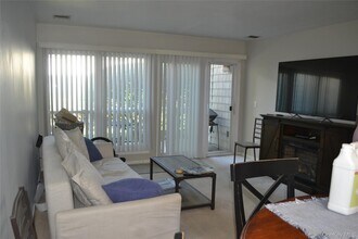 220 Montauk Hwy in Speonk, NY - Building Photo - Building Photo