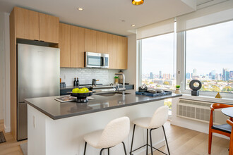 425 Summit in Jersey City, NJ - Building Photo - Interior Photo