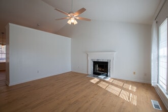 304 Holly Pines Ct in Holly Springs, NC - Building Photo - Building Photo