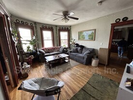 49 Beaver St in Worcester, MA - Building Photo