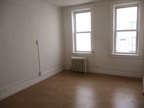 157-159 Avenue U in Brooklyn, NY - Building Photo - Interior Photo