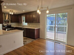 19 Burning Tree Rd in Natick, MA - Building Photo - Building Photo