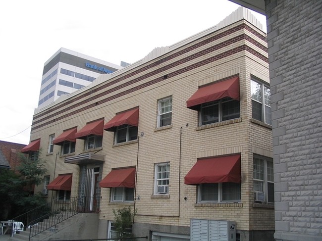 California Apartments in Reno, NV - Building Photo - Building Photo