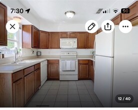 1585 Dead River Rd in Tavares, FL - Foto de edificio - Building Photo