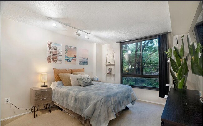 property at 1808 Old Meadow Rd