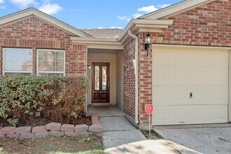 11811 Skydale Dr in Tomball, TX - Building Photo - Building Photo