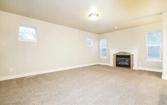 10096 185th Ave E in Bonney Lake, WA - Building Photo