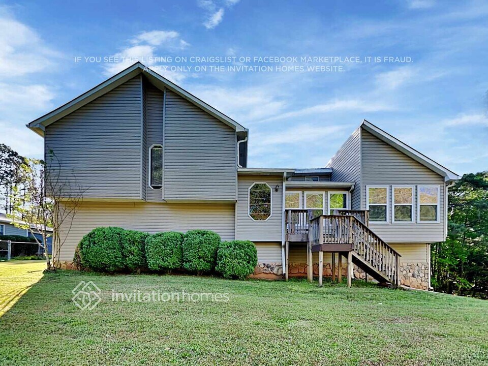 174 W Putnam Ferry Rd in Woodstock, GA - Building Photo