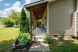 33 Summit Ave in Brevard, NC - Building Photo - Building Photo