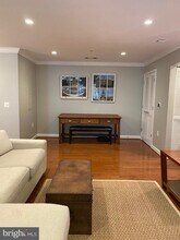 4151 S Four Mile Run Dr-Unit -404 in Arlington, VA - Foto de edificio - Building Photo