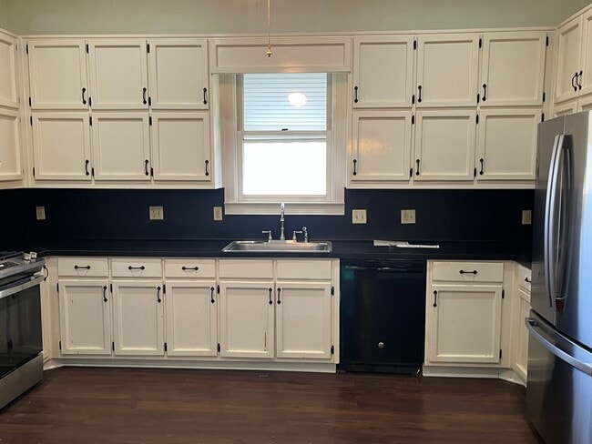 9495 GA-54 in Jonesboro, GA - Building Photo - Building Photo