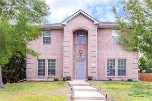 304 Ambrose Dr in Murphy, TX - Building Photo