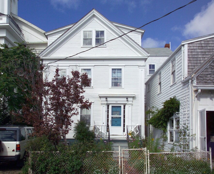 358 Commercial St in Provincetown, MA - Building Photo