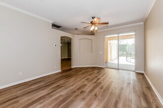 4665 73rd St E in Bradenton, FL - Foto de edificio - Building Photo