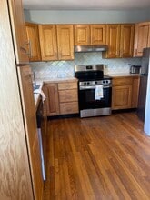 5 Boiling Spring Ave, Unit Beautiful 2nd floor apt in Westerly, RI - Building Photo - Building Photo